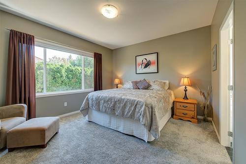 211-665 Cook Road, Kelowna, BC - Indoor Photo Showing Bedroom