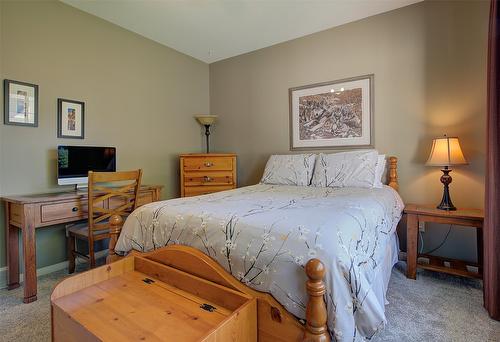 211-665 Cook Road, Kelowna, BC - Indoor Photo Showing Bedroom