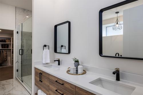 10255 Beacon Hill Drive, Lake Country, BC - Indoor Photo Showing Bathroom