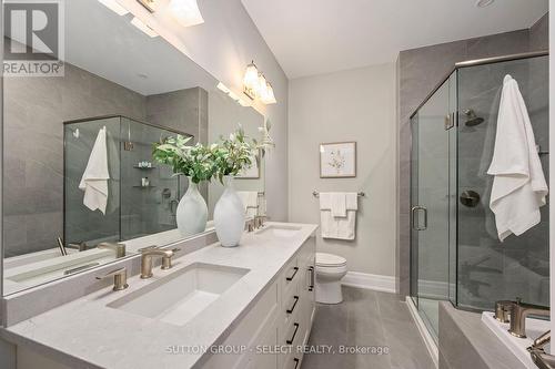 1001 - 460 Callaway Road, London, ON - Indoor Photo Showing Bathroom