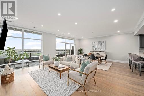 1001 - 460 Callaway Road, London, ON - Indoor Photo Showing Living Room