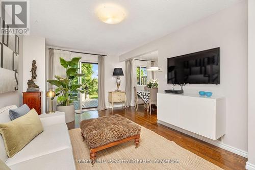 1 - 600 Silver Creek Boulevard, Mississauga, ON - Indoor Photo Showing Living Room