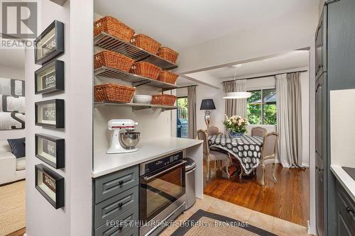 1 - 600 Silver Creek Boulevard, Mississauga, ON - Indoor Photo Showing Kitchen