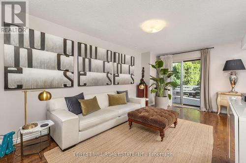 1 - 600 Silver Creek Boulevard, Mississauga, ON - Indoor Photo Showing Living Room