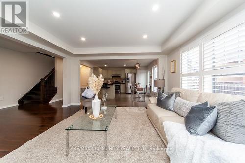 2 Dulverton Drive, Brampton (Northwest Brampton), ON - Indoor Photo Showing Living Room