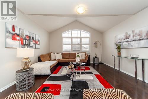 2 Dulverton Drive, Brampton (Northwest Brampton), ON - Indoor Photo Showing Living Room