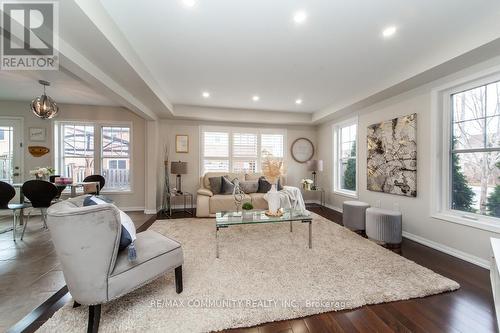 2 Dulverton Drive, Brampton (Northwest Brampton), ON - Indoor Photo Showing Living Room