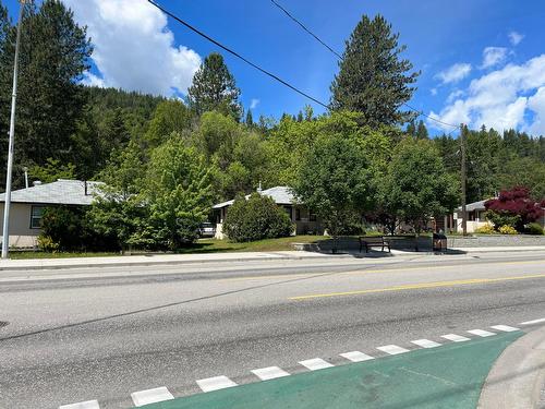 1370 Columbia Avenue, South Castlegar, BC - Outdoor