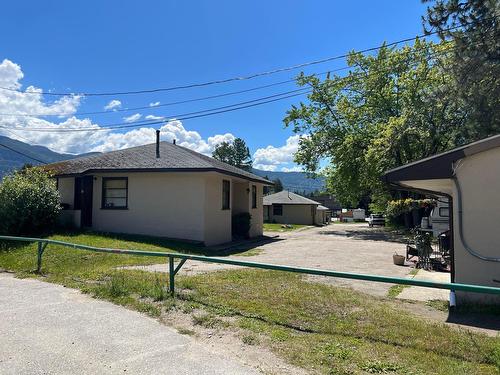 1370 Columbia Avenue, South Castlegar, BC - Outdoor