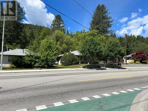 1370 Columbia Avenue, Castlegar, BC - Outdoor