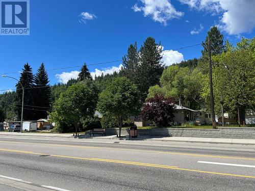 1370 Columbia Avenue, Castlegar, BC - Outdoor