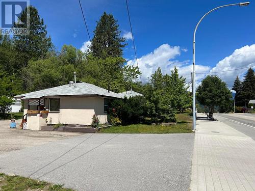 1370 Columbia Avenue, Castlegar, BC - Outdoor