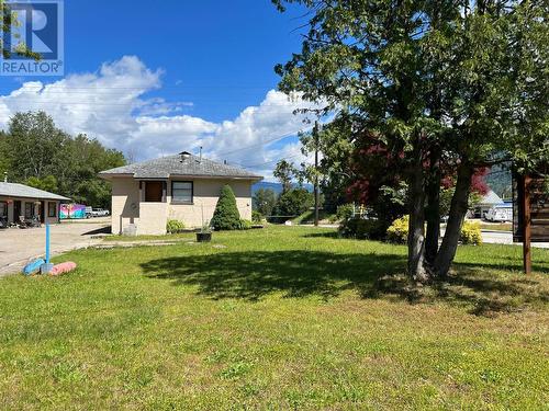 1370 Columbia Avenue, Castlegar, BC - Outdoor