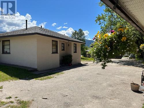 1370 Columbia Avenue, Castlegar, BC - Outdoor