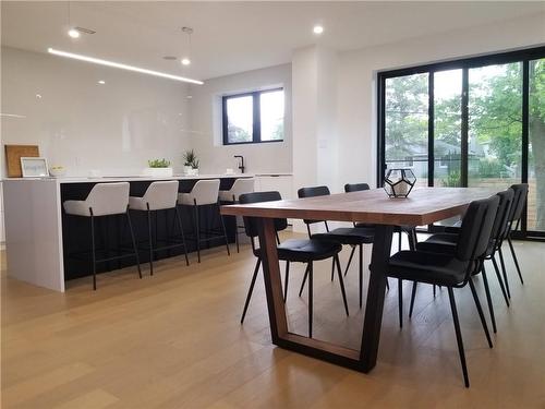 5427 Anthony Place, Burlington, ON - Indoor Photo Showing Dining Room