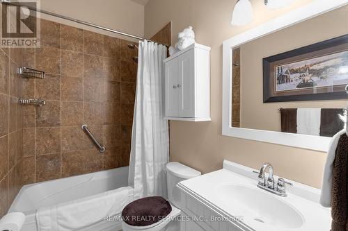 50 - 50 Carisbrooke Court, Brampton, ON - Indoor Photo Showing Bathroom