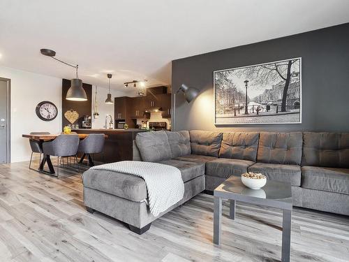 Vue d'ensemble - 402-2300 Rue De La Traversée, Saint-Jérôme, QC - Indoor Photo Showing Living Room