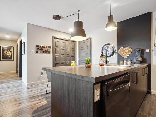 Kitchen - 402-2300 Rue De La Traversée, Saint-Jérôme, QC - Indoor