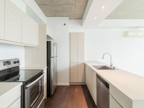 Kitchen - 405-9825 Boul. Leduc, Brossard, QC - Indoor Photo Showing Kitchen With Upgraded Kitchen