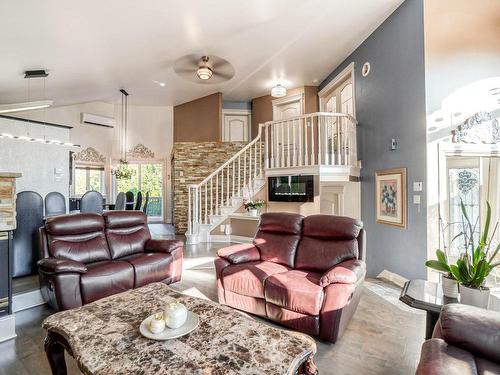 Living room - 126 Rue De L'Affluent, Terrebonne (Lachenaie), QC - Indoor Photo Showing Living Room