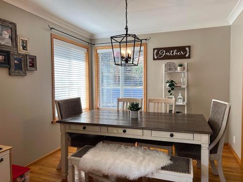 3296 14Th Avenue, Castlegar, BC - Indoor Photo Showing Dining Room