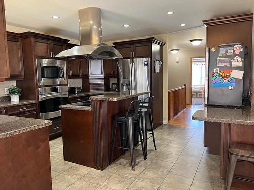 3296 14Th Avenue, Castlegar, BC - Indoor Photo Showing Kitchen With Stainless Steel Kitchen