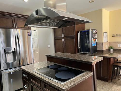 3296 14Th Avenue, Castlegar, BC - Indoor Photo Showing Kitchen