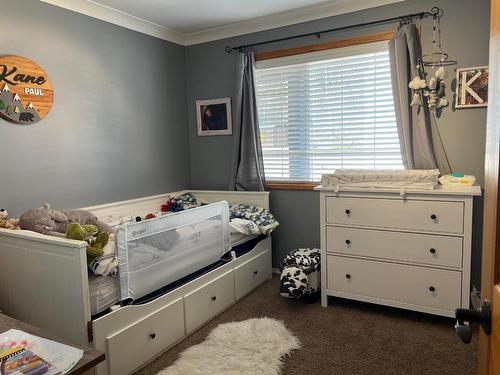 3296 14Th Avenue, Castlegar, BC - Indoor Photo Showing Bedroom