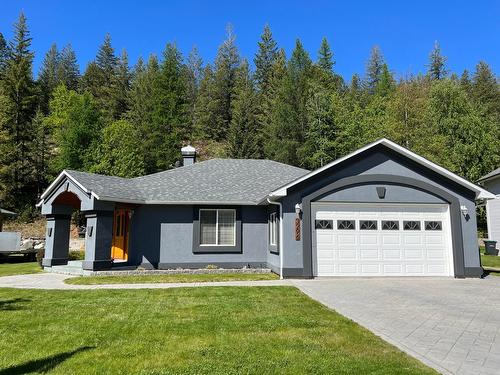 3296 14Th Avenue, Castlegar, BC - Outdoor With Facade