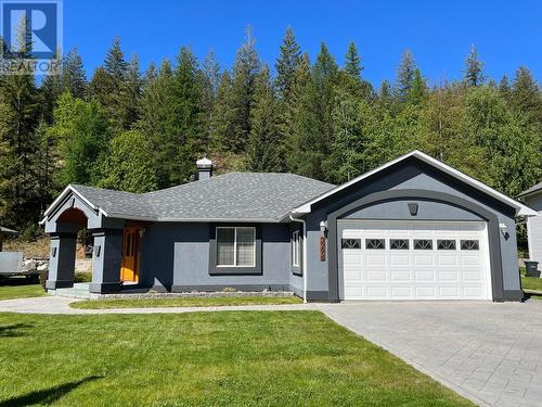 3296 14Th  Avenue, Castlegar, BC - Outdoor With Facade