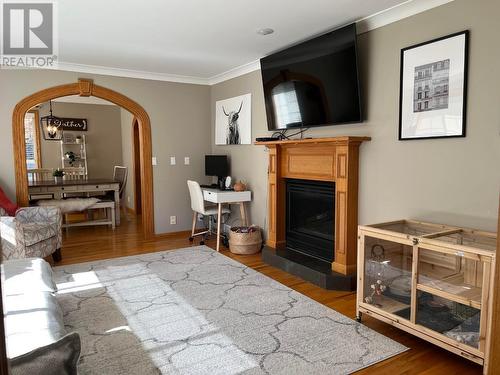 3296 14Th  Avenue, Castlegar, BC - Indoor Photo Showing Living Room With Fireplace