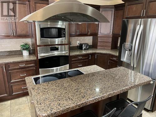 3296 14Th  Avenue, Castlegar, BC - Indoor Photo Showing Kitchen With Stainless Steel Kitchen With Upgraded Kitchen