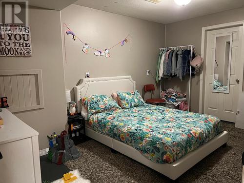 3296 14Th  Avenue, Castlegar, BC - Indoor Photo Showing Bedroom