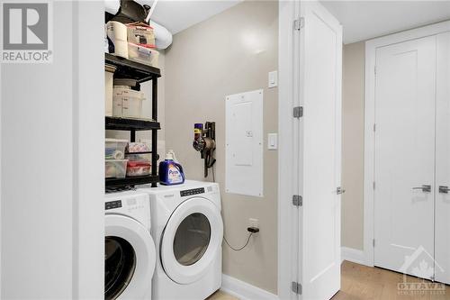 101 Cortile Private Unit#402, Ottawa, ON - Indoor Photo Showing Laundry Room