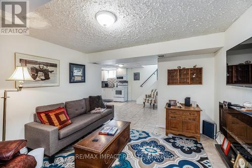 72 Grassmere Court, Oshawa (Lakeview), ON - Indoor Photo Showing Living Room