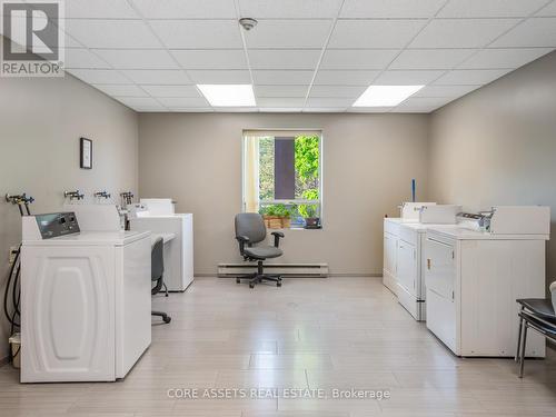 333 - 155 Main Street N, Newmarket, ON - Indoor Photo Showing Laundry Room