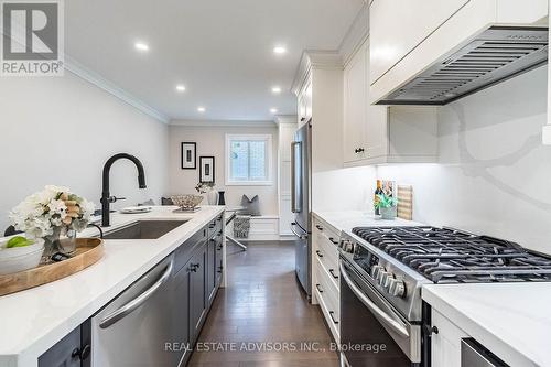 203 Browning Trail, Barrie, ON - Indoor Photo Showing Kitchen With Upgraded Kitchen