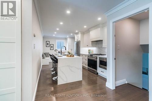 203 Browning Trail, Barrie, ON - Indoor Photo Showing Kitchen With Upgraded Kitchen