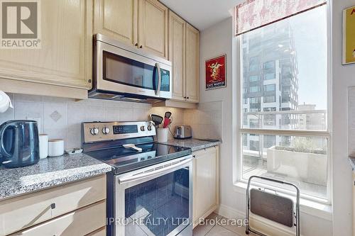 1804 - 70 High Park Avenue, Toronto (High Park North), ON - Indoor Photo Showing Kitchen