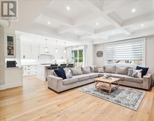 281 La Rose Avenue, Toronto (Willowridge-Martingrove-Richview), ON - Indoor Photo Showing Living Room