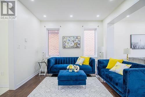 40 Jemima Road S, Brampton (Northwest Brampton), ON - Indoor Photo Showing Living Room