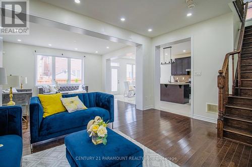 40 Jemima Road S, Brampton (Northwest Brampton), ON - Indoor Photo Showing Living Room