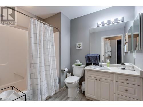 250 Dougall Road N Unit# 408, Kelowna, BC - Indoor Photo Showing Bathroom