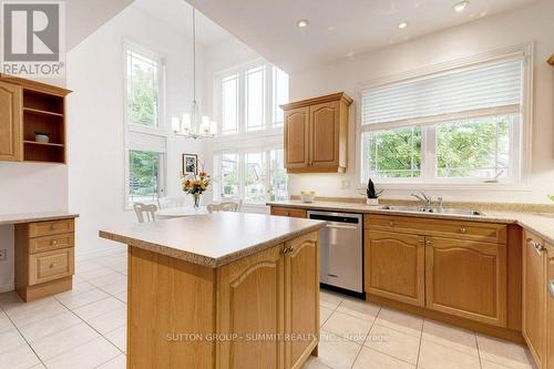 35 Landscapes Trail, Hamilton, ON - Indoor Photo Showing Kitchen With Double Sink