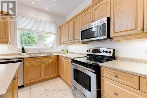 35 Landscapes Trail, Hamilton, ON - Indoor Photo Showing Kitchen With Double Sink