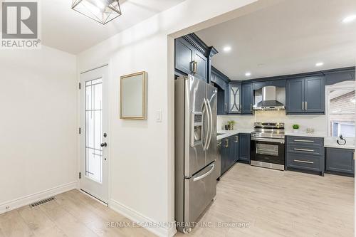 3045 Portage Road, Niagara Falls (Church'S Lane), ON - Indoor Photo Showing Kitchen