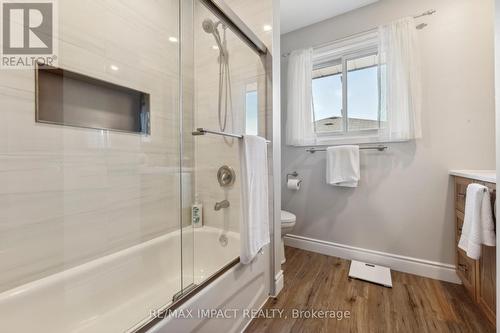 305 Poplar Street, Oshawa (Donevan), ON - Indoor Photo Showing Bathroom