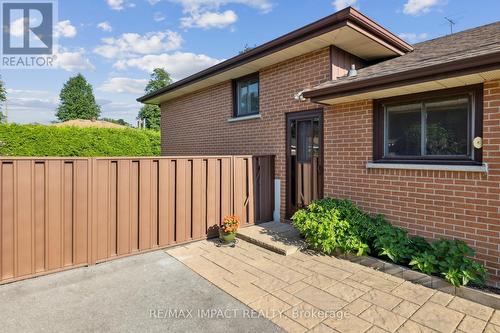 305 Poplar Street, Oshawa (Donevan), ON - Outdoor With Exterior