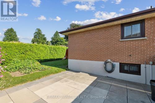 305 Poplar Street, Oshawa (Donevan), ON - Outdoor With Exterior