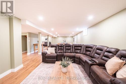 17 Stoneridge Road, Hamilton Township, ON - Indoor Photo Showing Living Room